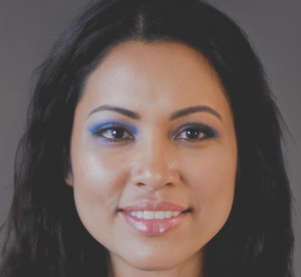Zufriedene Kundin bei der Immobilienberatung